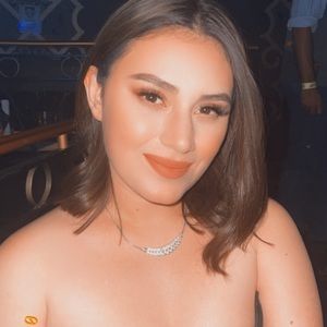 Meet your Posher, Denise